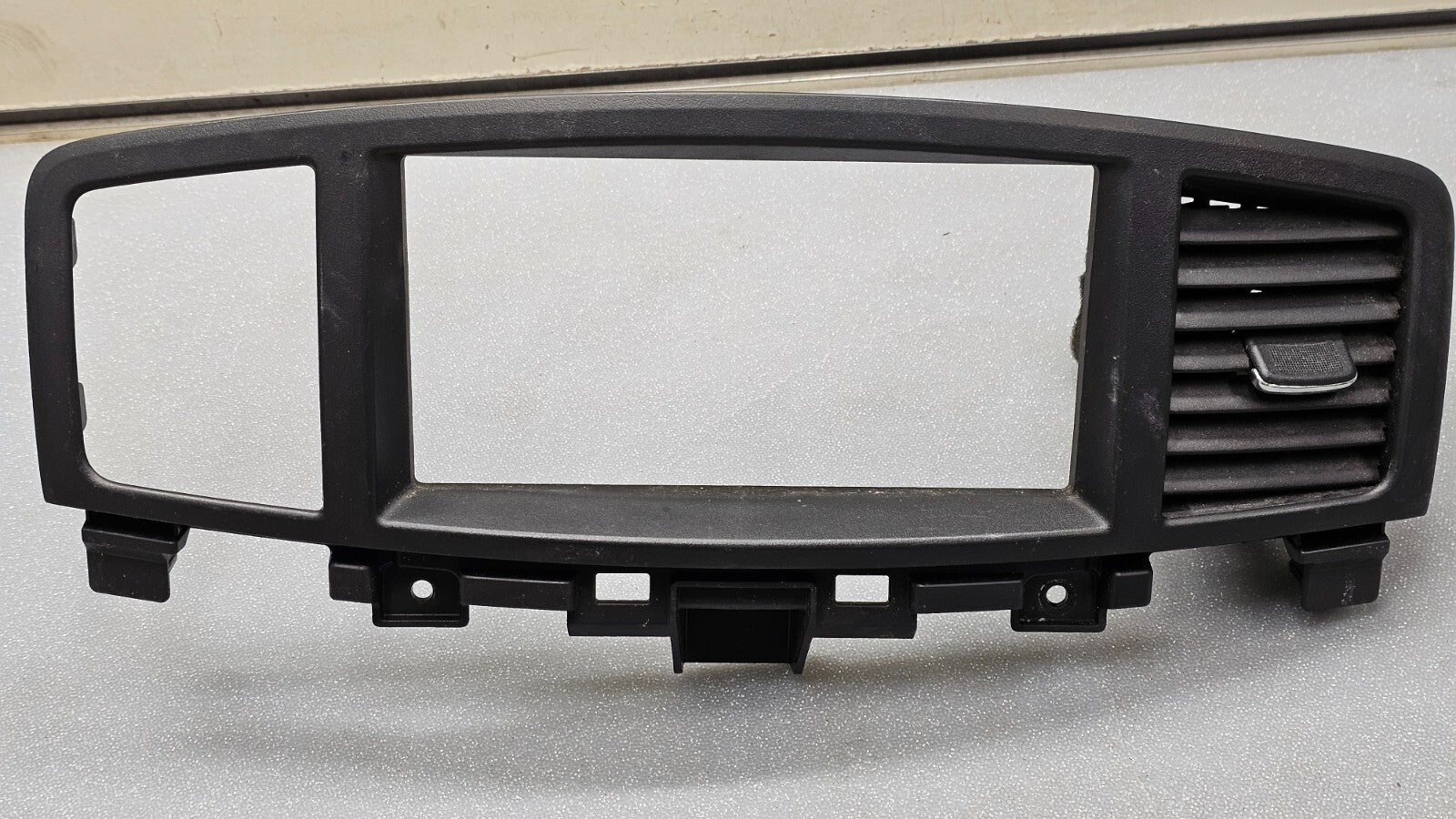 🔥11-17 NISSAN QUEST CENTER DASH AM FM RADIO STEREO TRIM PANEL BEZEL OEM BLACK
