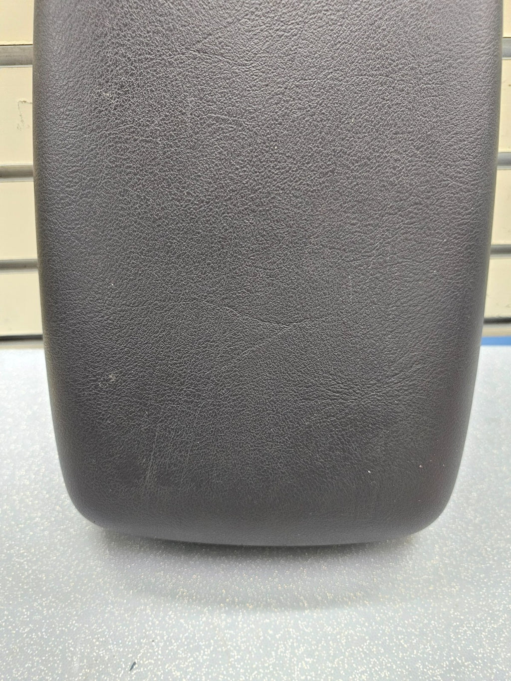 17-18 HYUNDAI ELANTRA Front Center Console Lid Arm Rest Cover Leather BLACK OEM