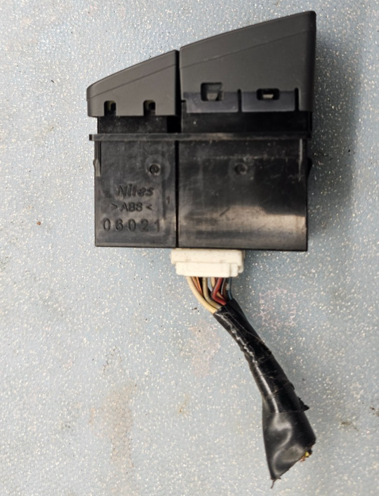 🔥10-17 Suzuki Swift Flasher Hazard Relay Warning Light Switch Assembly Black