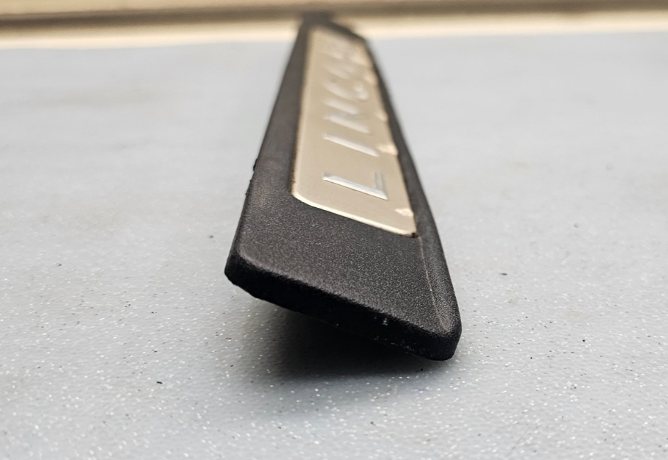 🔥2003-2011 Lincoln Town Car OEM Genuine Interior Trim Door Sill Plate