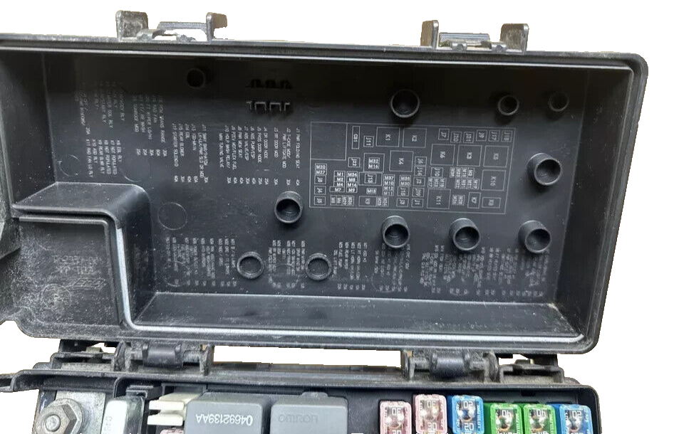 🔥2010 JEEP LIBERTY DODGE NITRO TIPM TOTALLY POWER INTEGRATED FUSE BOX OEM