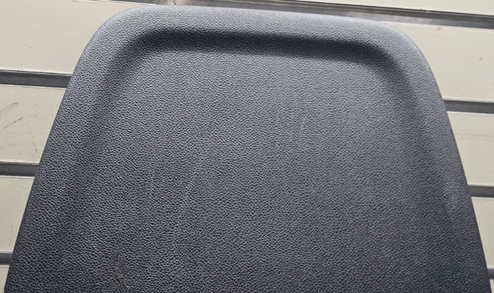 🔥07-13 Yukon Tahoe Suburban Front Right Passenger Seat Back Panel Cover Black
