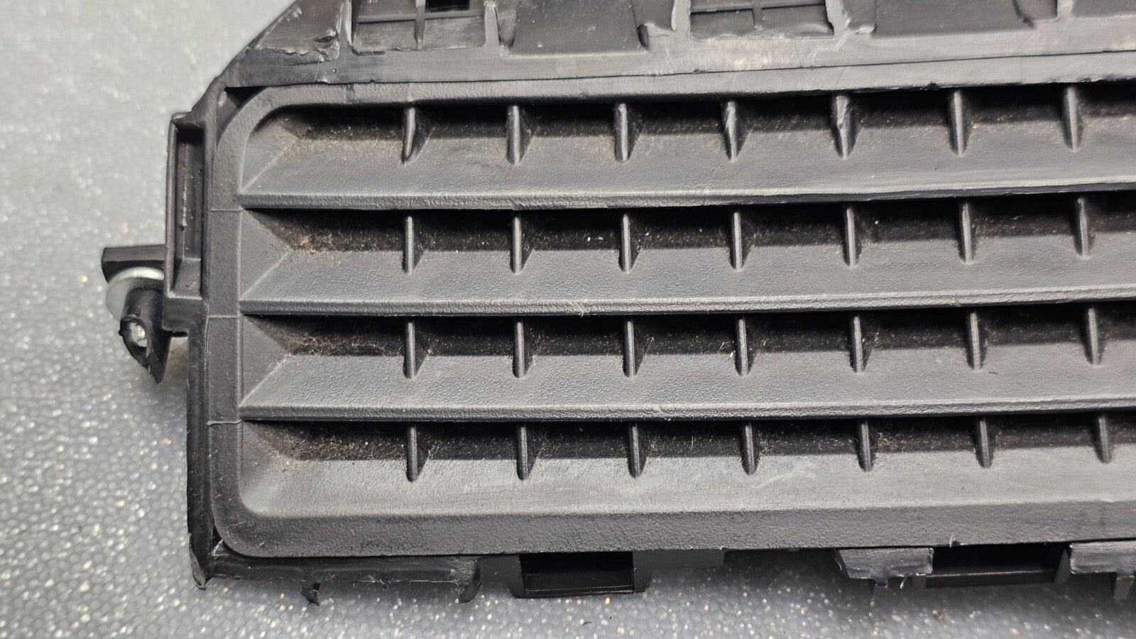 🔥10-12 Nissan Versa Center Dash Upper AC A/C Air Vent Heater Panel Black OEM