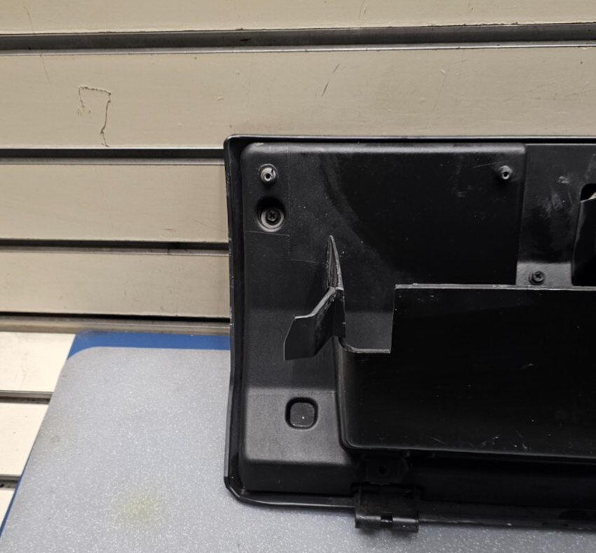 08-12 Liberty Dash Glove Box Storage Compartment Assembly Instrument Panel Black