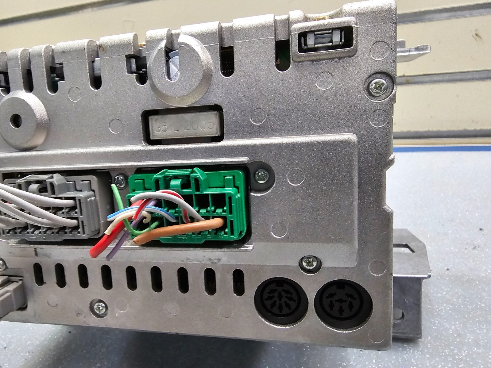 01-05 VOLVO S60 DASH AM FM RADIO RECEIVER AUDIO HEAD UNIT CASETTE CD PLAYER OEM