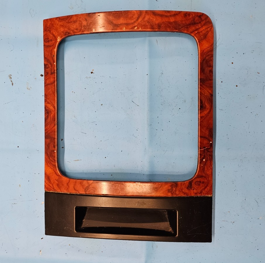05-10 Grand Cherokee Commander Center Console Gear Shifter Indicator Bezel Wood