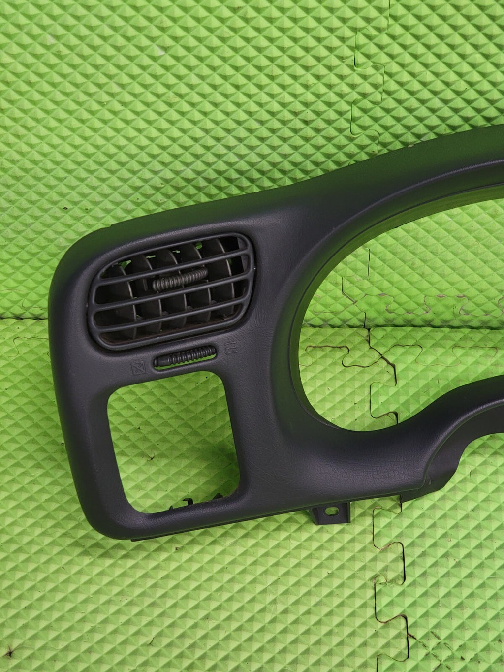 🔥98-04 BLAZER S10 JIMMY SONOMA Cluster Dash Radio Bezel graphite C8
