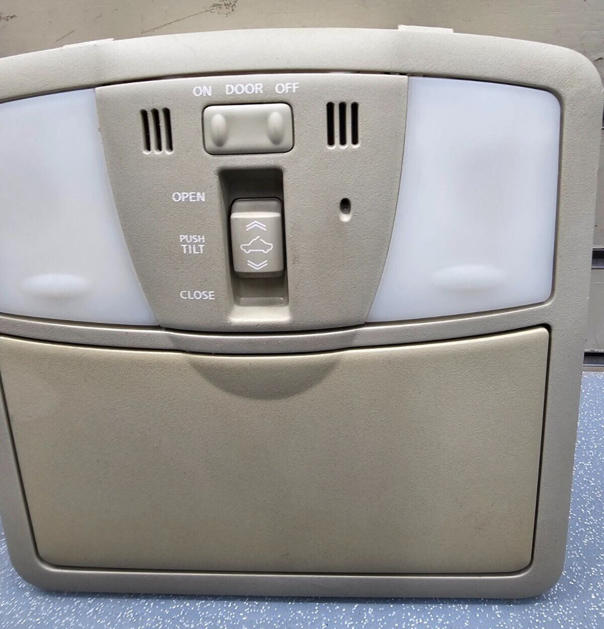 09-14 Maxima Murano Rogue Overhead Roof Console Storage Dome Map Light Lamp Tan