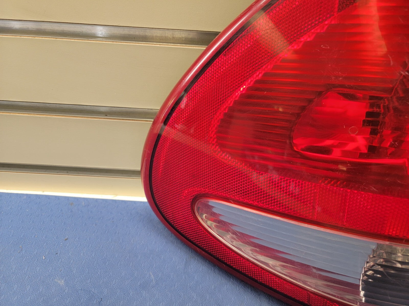 🔥2004-2007 Dodge Caravan RIGHT Tail Light Fits  OEM