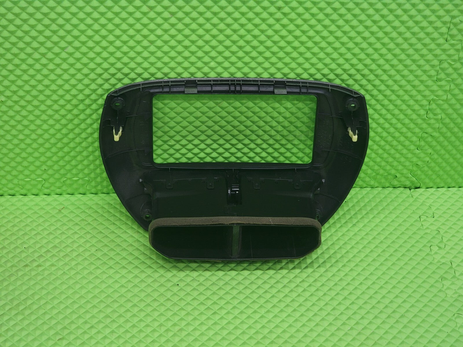🔥2001-2003 Toyota Rav4 Center Dash Molding Trim Air Vents Radio Bezel gray B57