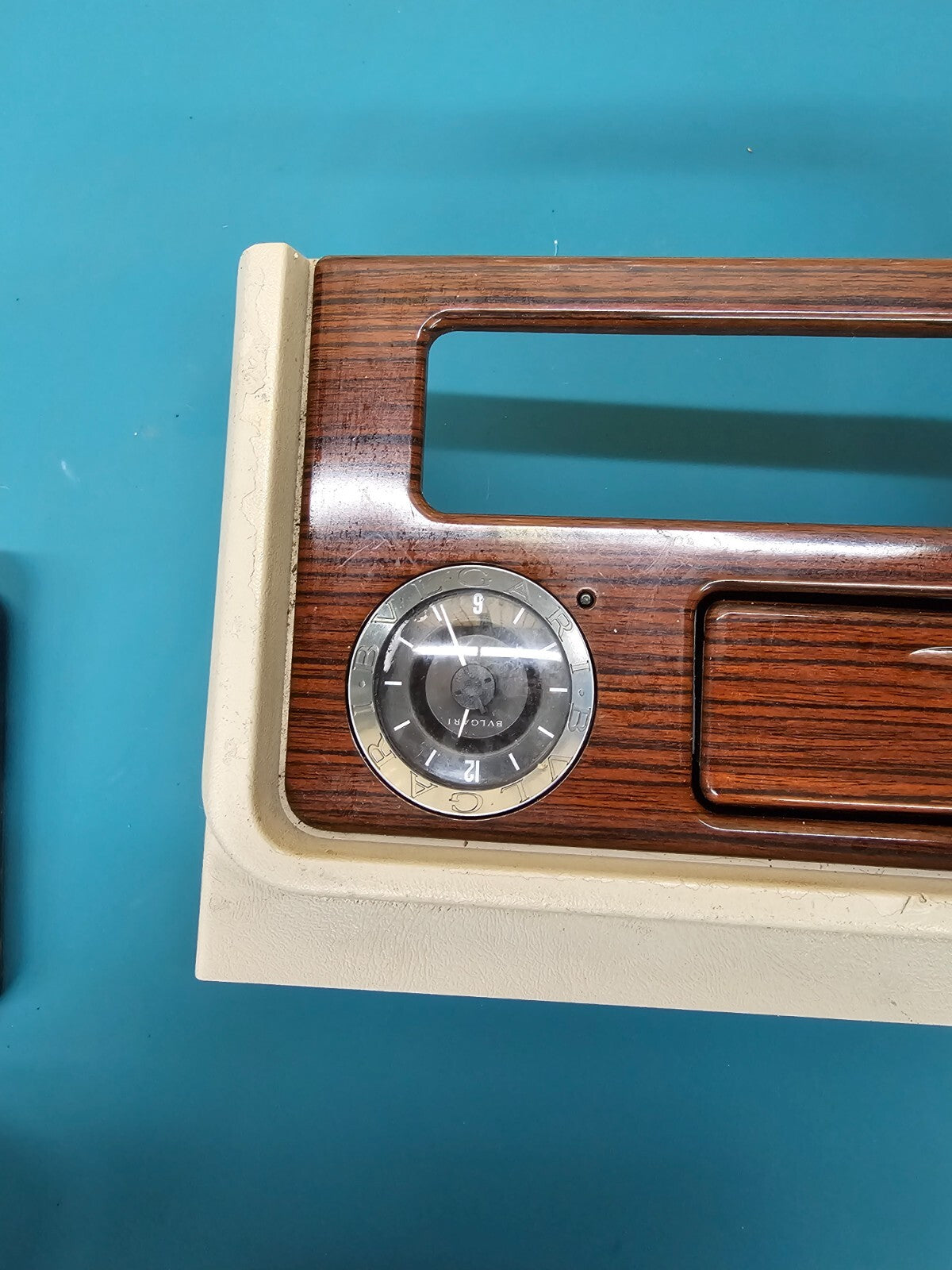 🔥CENTER CONSOLE TRIM CLOCK BEZEL FOR GMC YUKON 2000 - 2002