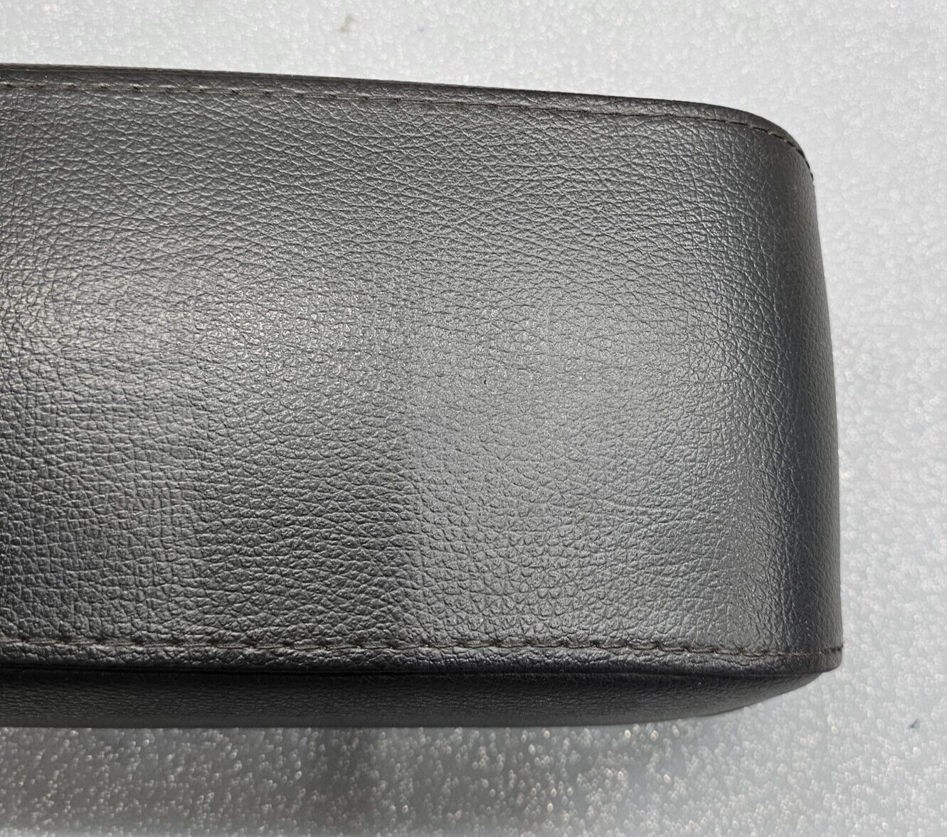 🔥09-10 Journey Front Center Console Sliding Armrest Lid Top Pad Assembly Black