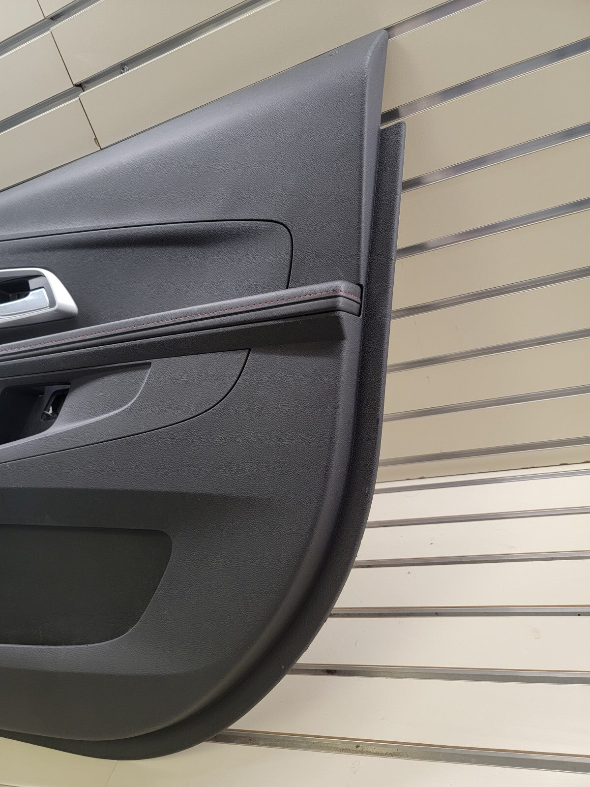 🔥2010 - 2016 CHEVROLET EQUINOX FRONT DOOR PANEL  right passenger  Dark gray
