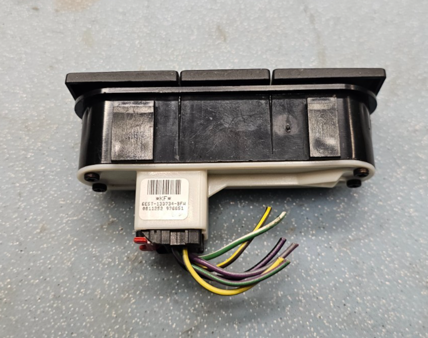🔥06-09 FUSION MERCURY MILAN CENTER DASH HAZARD BUTTON SWITCH PASS RADIO BEZEL