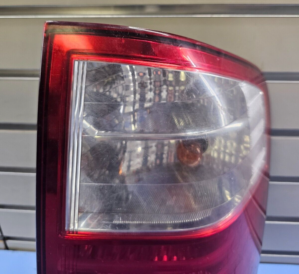 🔥06-12 Kia Sedona Rear Right Passenger Tail Brake Stop Light Lamp Assembly OEM