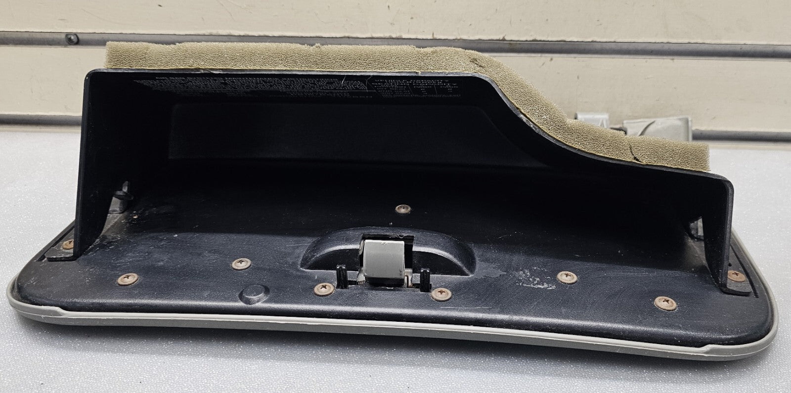 🔥96-00 Grand Caravan Dash Glove Box Storage Compartment Assembly Panel Gray