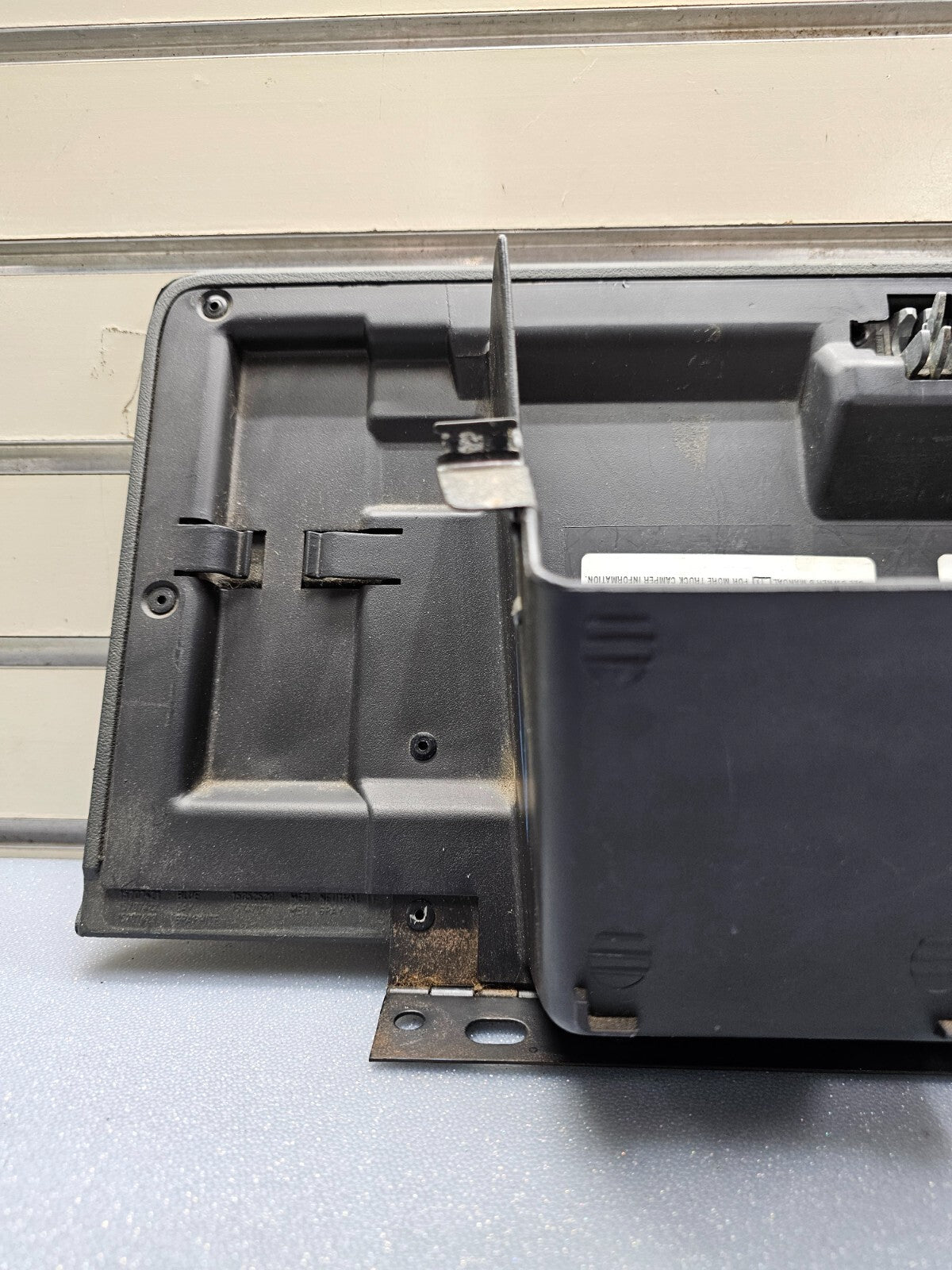 🔥99-06 SILVERADO SIERRA Dash GLOVE BOX Storage Compartment Assembly Black G3