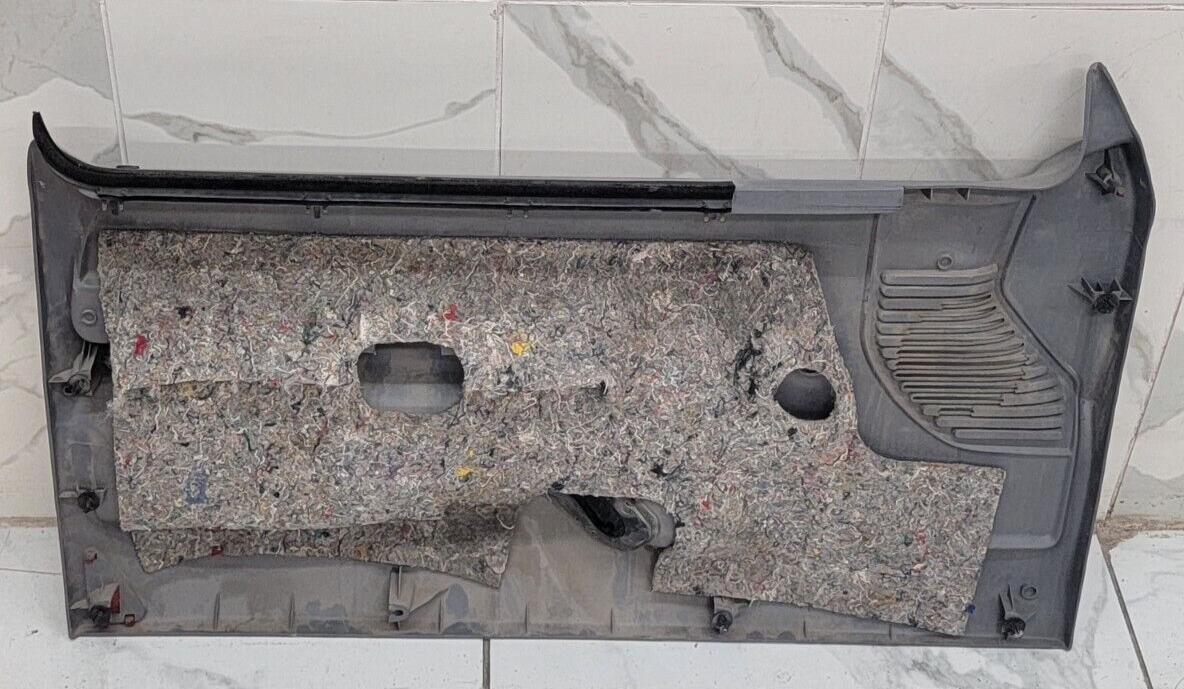 92-96 Ford F150 F250 BRONCO Door Panel Front RIGHT Passen 1/2 manual GRAY D18