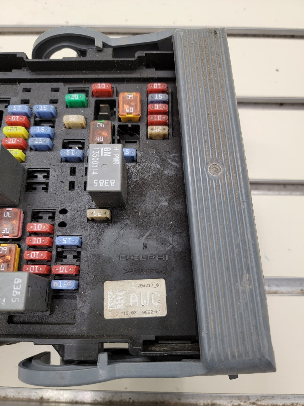 🔥 2007-2009 Tahoe Suburban Yukon Fuse Box Module A215 gray grey