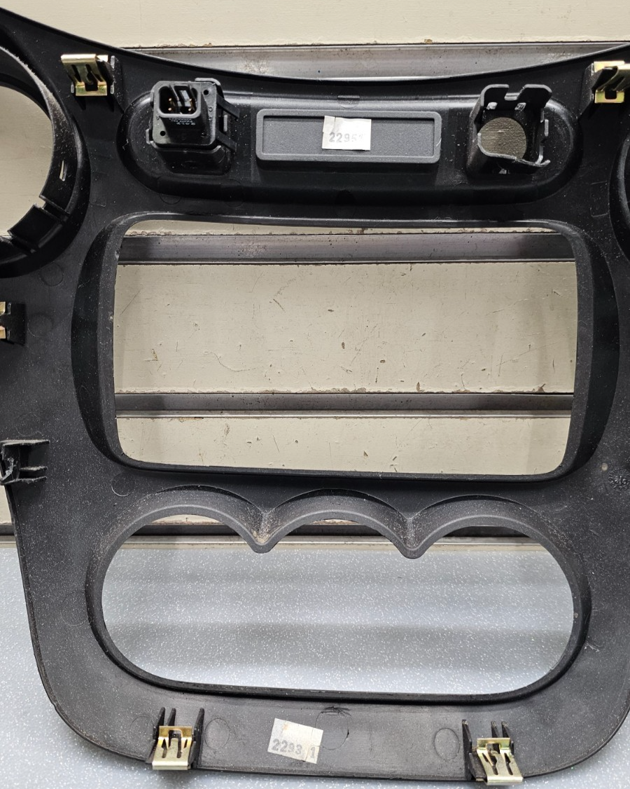 🔥03-07 Saturn Ion Dash Radio AC Climate Control Bezel Assembly Trim Panel BLACK