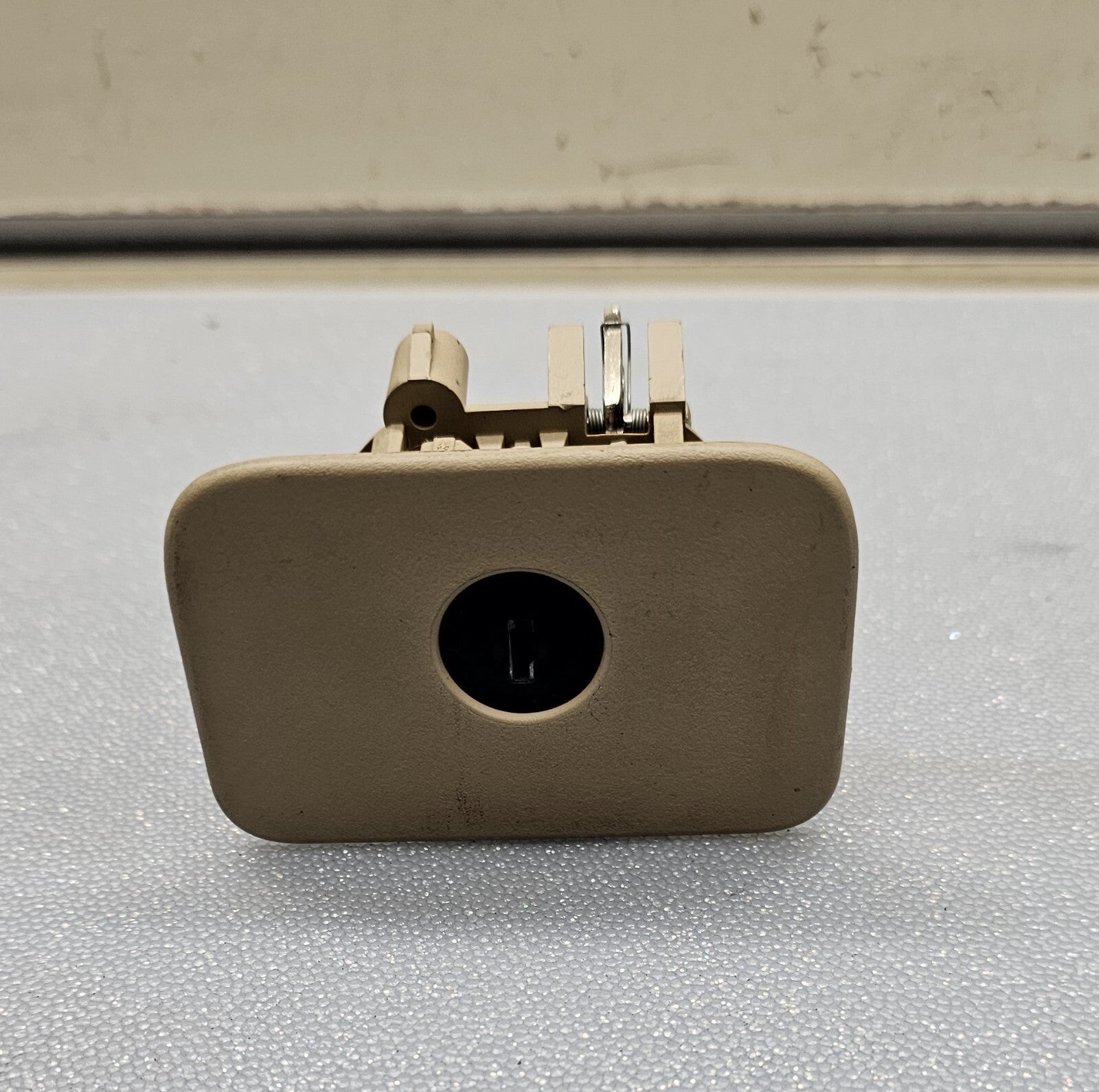 🔥03-07 Cadillac CTS SRX 05-09 STS Glove Box Latch Lock Handle Assembly Tan OEM