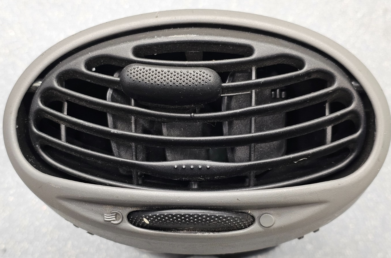 🔥00-04 FORD FOCUS Dash Left Driver Air Vent A/C Heater Panel LT Gray/Black