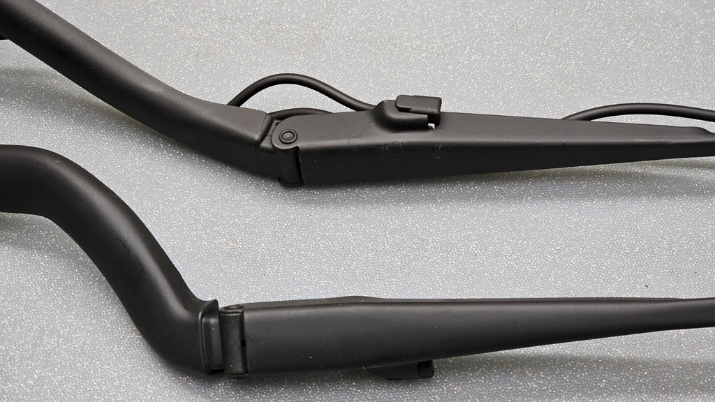 🔥00-05 CADILLAC DEVILLE LEFT DRIVER RIGHT PASSENGER WINDHSHIELD WIPER ARM SET