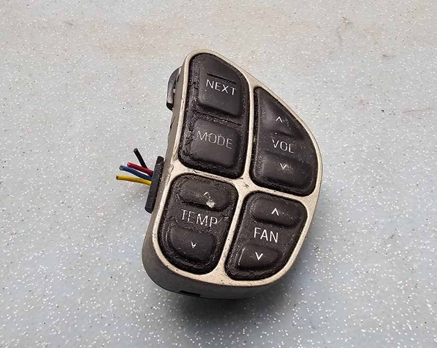 🔥03-07 Lincoln Town Car Steering Wheel Control Cruise Control Switch Trim Black