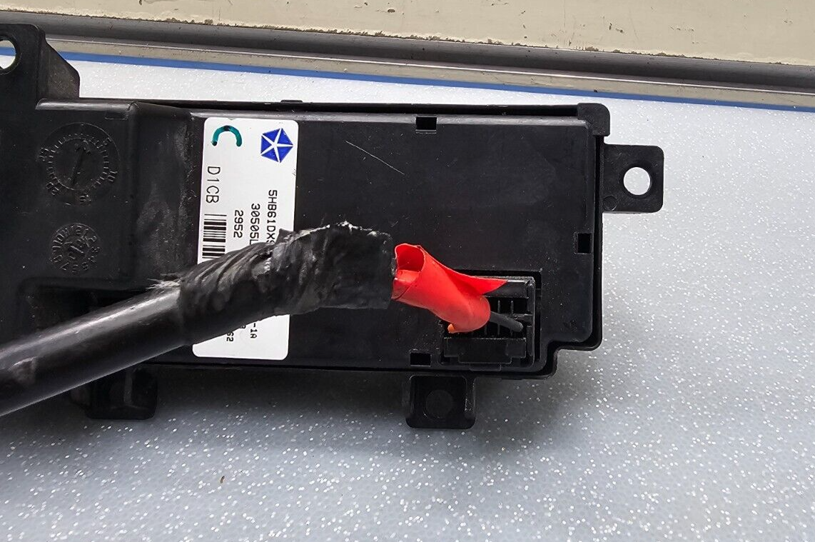 99-04 Jeep Grand Cherokee Driver Left Master Door Window Mirror Switch Assembly