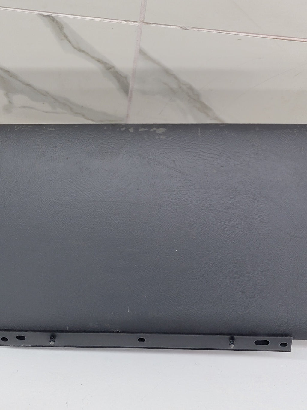 2002-2006 CADILLAC ESCALADE GLOVE BOX DASH STORAGE COMPARTMENT OE DARK GRAY G9