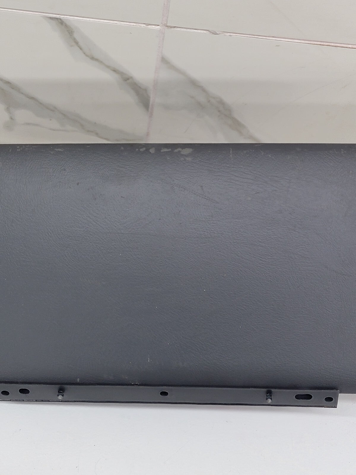 2002-2006 CADILLAC ESCALADE GLOVE BOX DASH STORAGE COMPARTMENT OE DARK GRAY G9