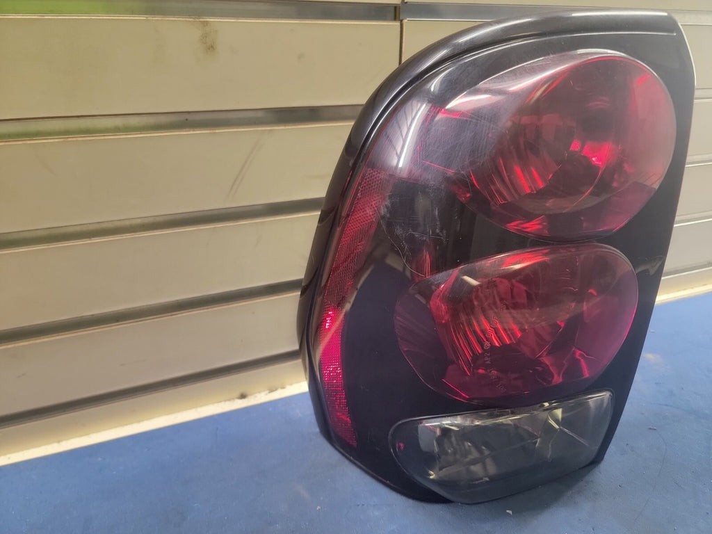 🔥02-09 Chevy TRAILBLAZER REAR LEFT Driver LH Tail Light Assembly Chrome OEM