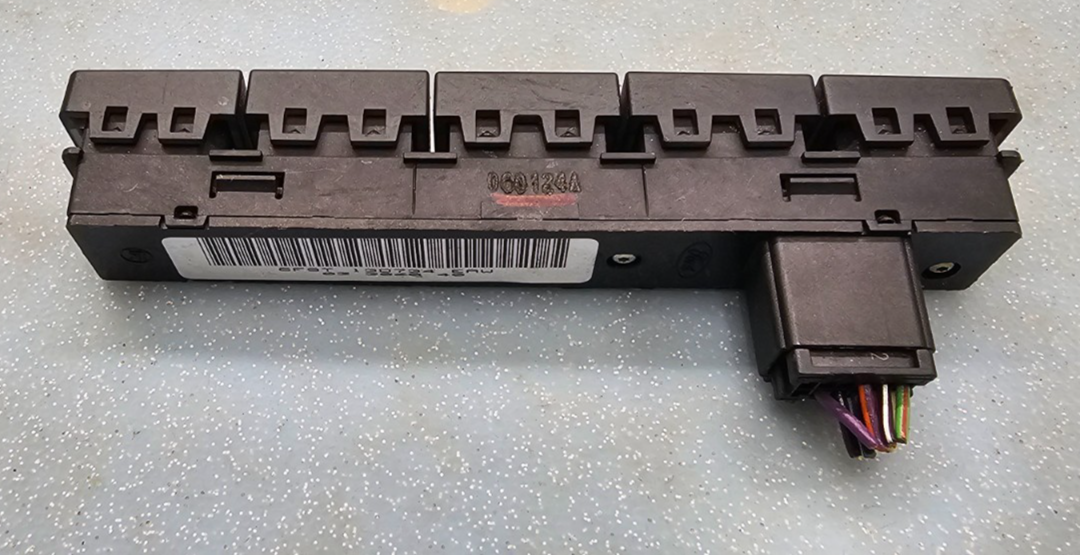 🔥08-09 Mercury Sable Ford Taurus Traction Hazard Control Switch OEM