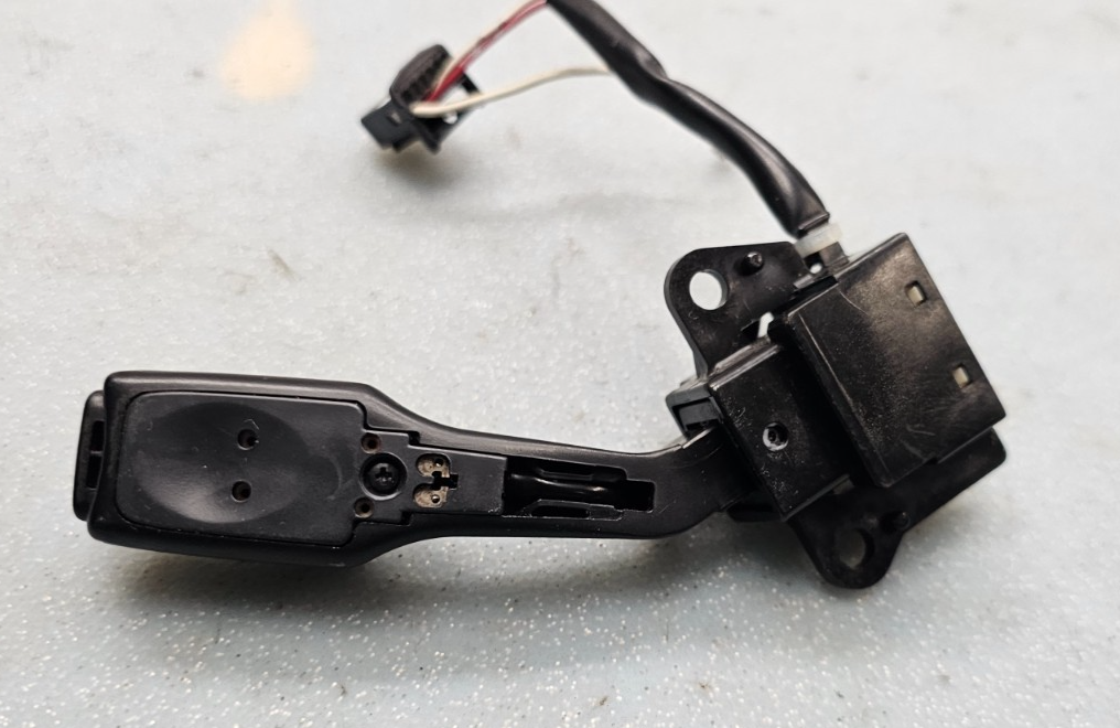 🔥03-08 Toyota Corolla Matrix Vibe Steering Wheel Cruise control Switch Assembly