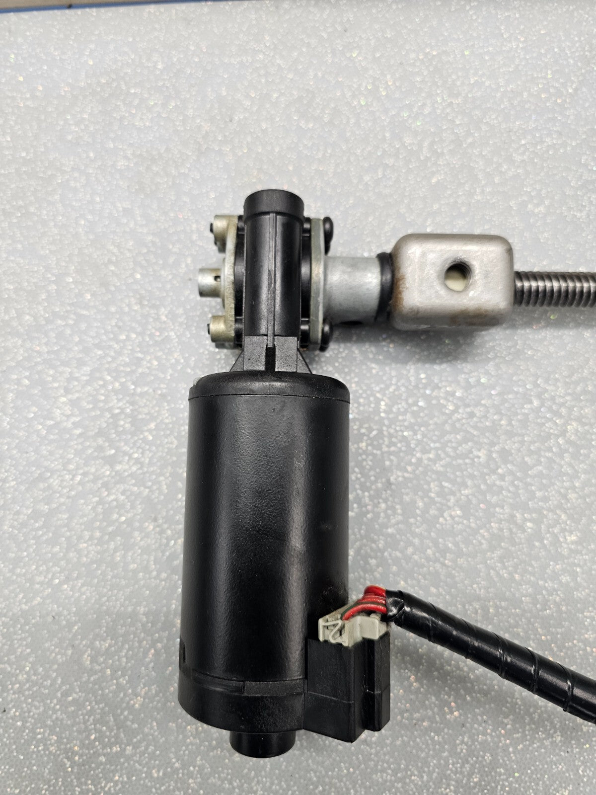 08-15 Nissan Titan driver seat forward back adjustment motor Assembly NON MEMORY
