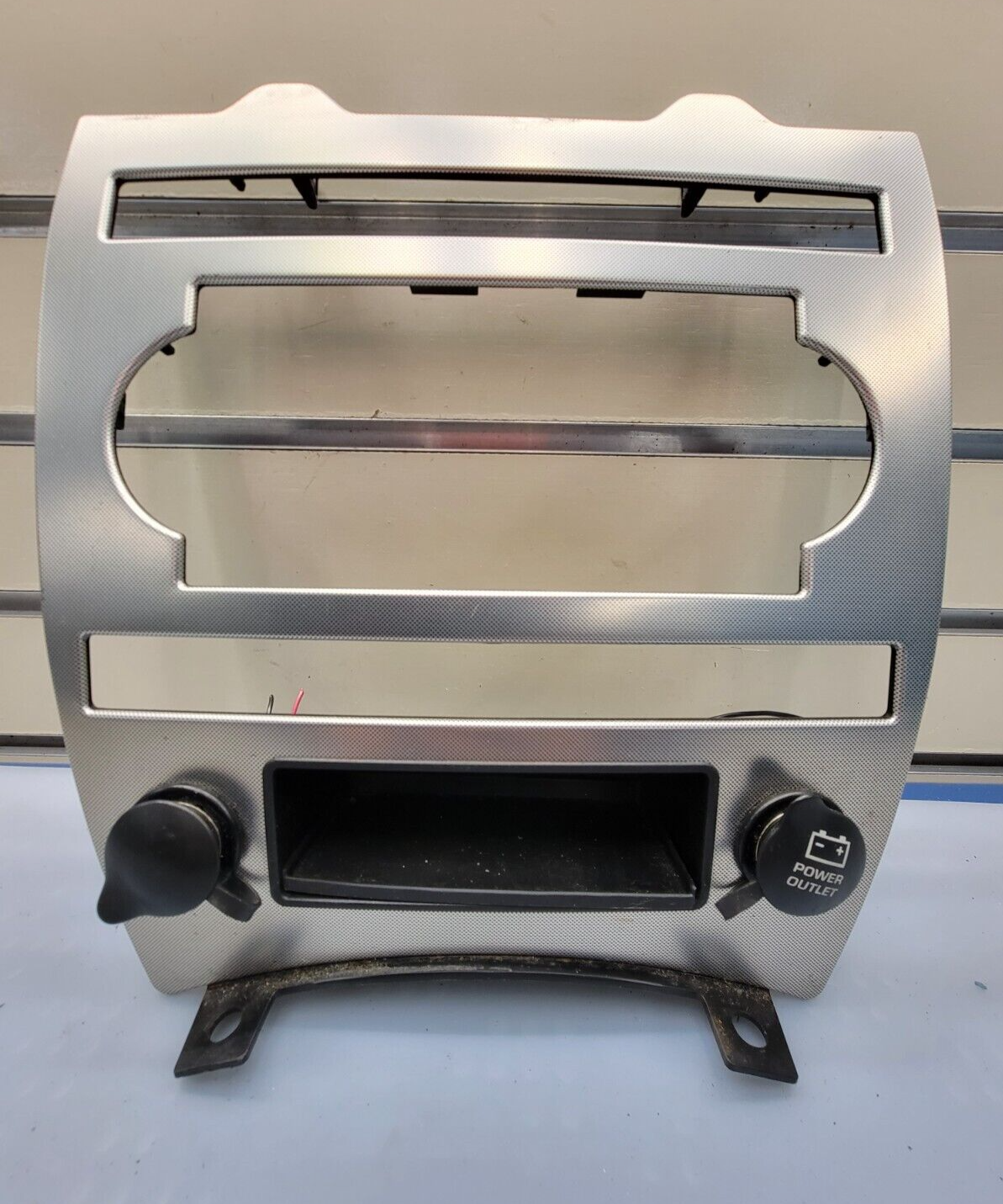 🔥05-07 JEEP GRAND CHEROKEE DASH PANEL RADIO SURROUND TRIM BEZEL Silver OEM B70
