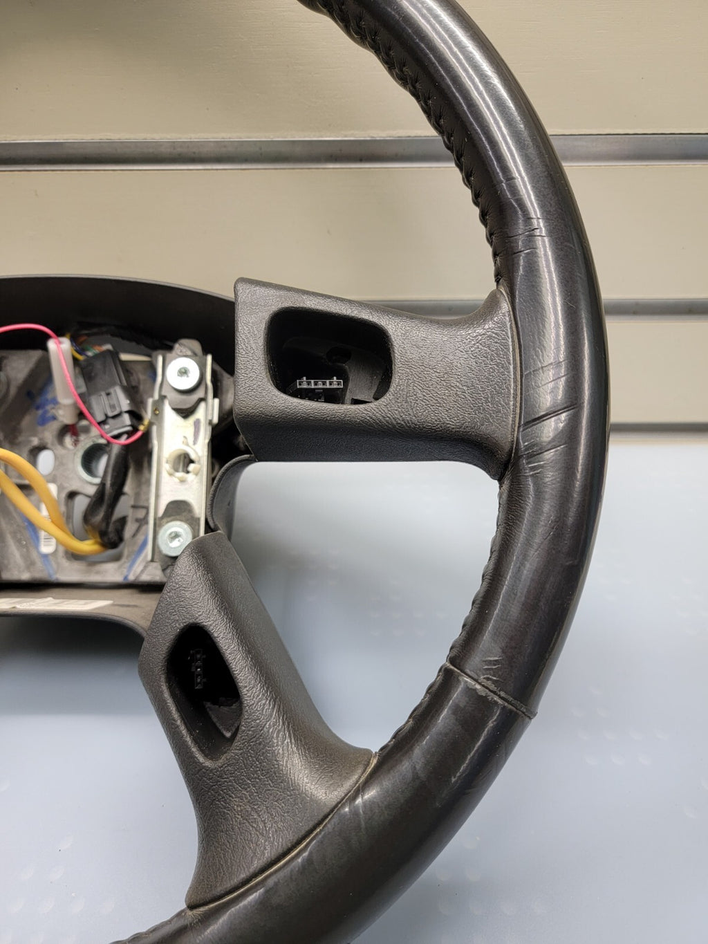 🔥03-06 SILVERADO SIERRA YUKON TAHOE SUBURBAN STEERING WHEEL LEATHER BLACK
