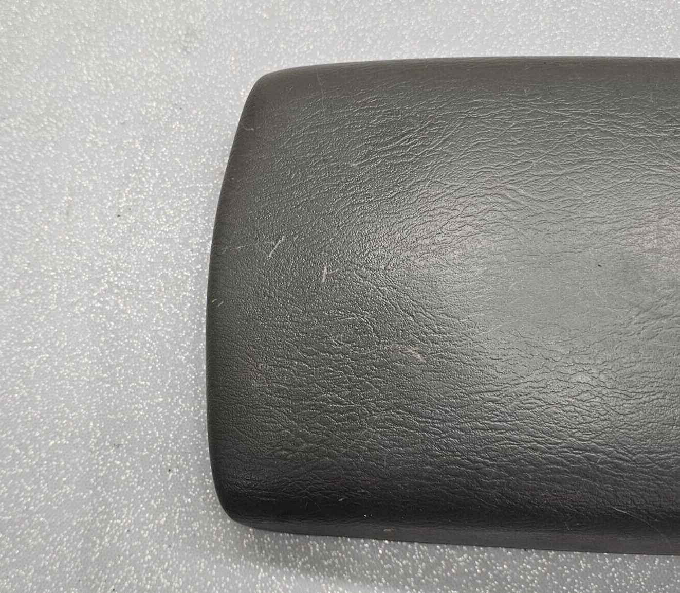 🔥02-07 Jeep Liberty Front Center Console Arm Rest Cover Lid Assembly Black OEM