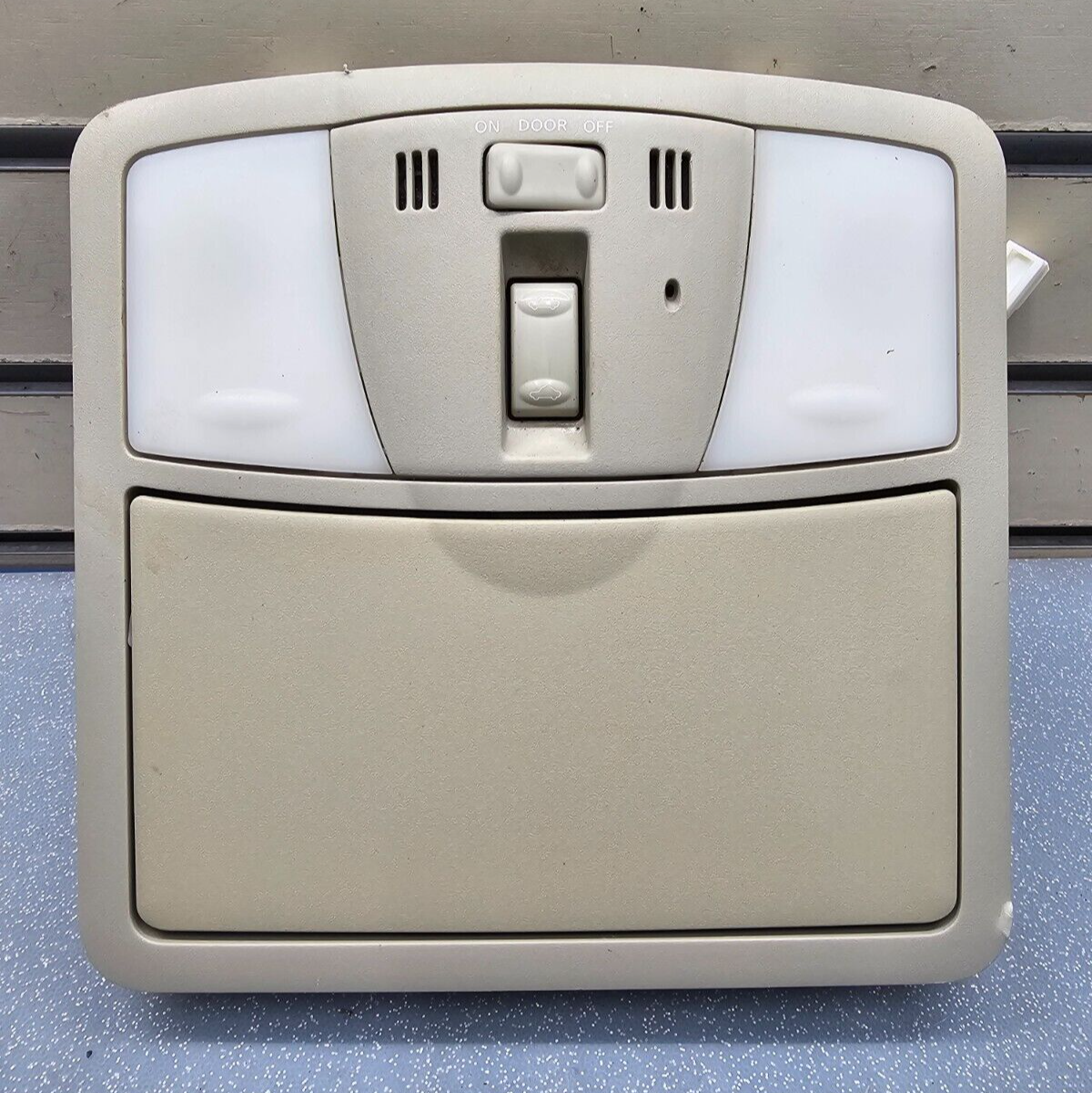 09-14 Maxima Murano Rogue Overhead Roof Console Storage Dome Map Light Lamp Tan