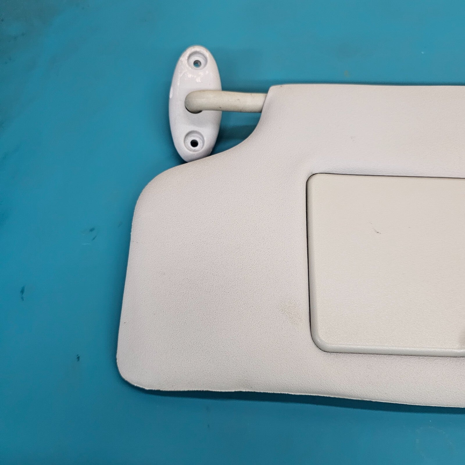 00-07 Ford Focus Driver Front Left Driver Cloth Sun Visor Sunshade W/Mirror Gray