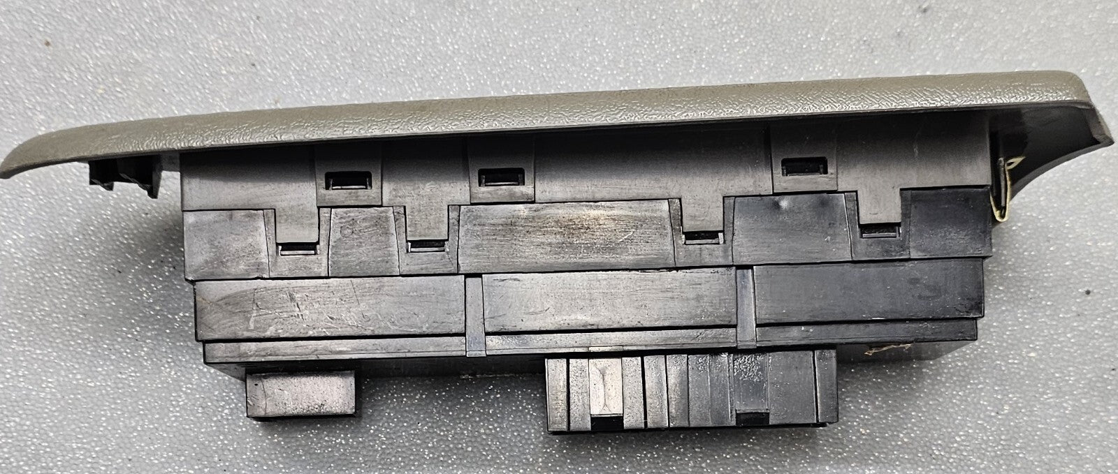 🔥02-05 Chevy TRAILBLAZER Window Switch Front RIGHT Passenger Side GRAY WS6