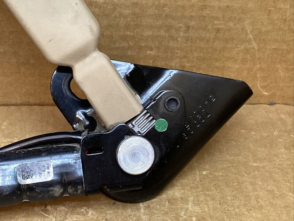 🔥11-20 GRAND CARAVAN TOWN COUNTRY RIGHT PASSENGER FRONT SEAT BELT BUCKLE LATCH