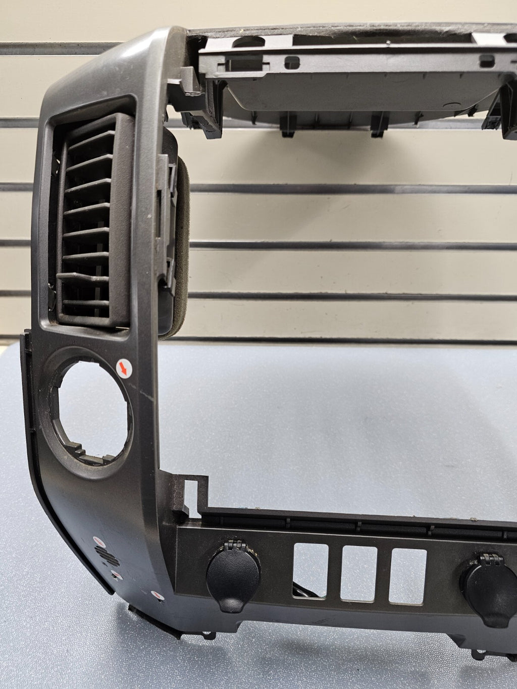 04-06 Nissan Titan Armada Center Dash Radio Display Stereo AC Bezel DK Gray B47