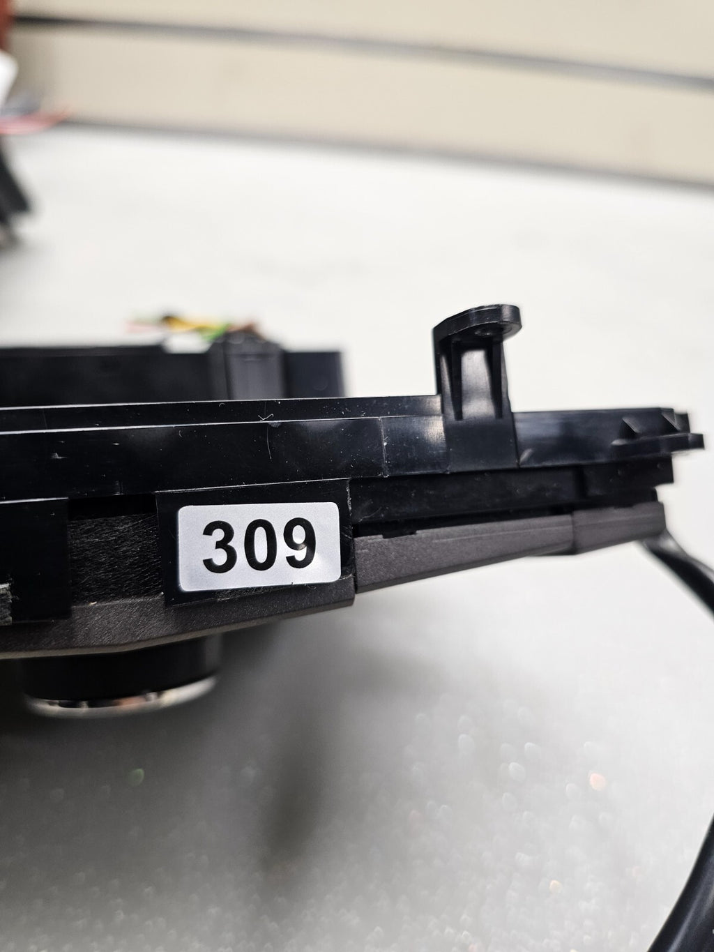 🔥10-12 Cadillac SRX HVAC radio Control Panel AM-FM-XM-CD-MP3 opt UYE KA1