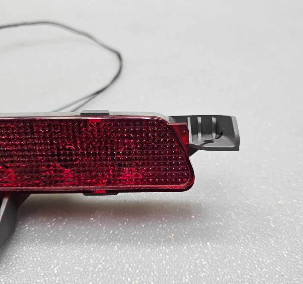 🔥2008-2012 Chevy Malibu Rear High Mount Third Brake Light Lamp Assembly Chrome