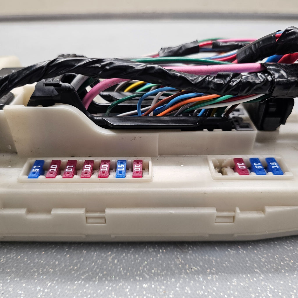 09-14 Maxima 9-13 Altima 9-14 Murano Engine Fuse Box Relay Module Controller USM