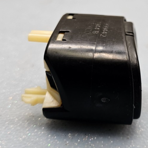 🔥03-09 YUKON SIERRA CALL SOURCE SWITCH Steering Wheel Control Button Black