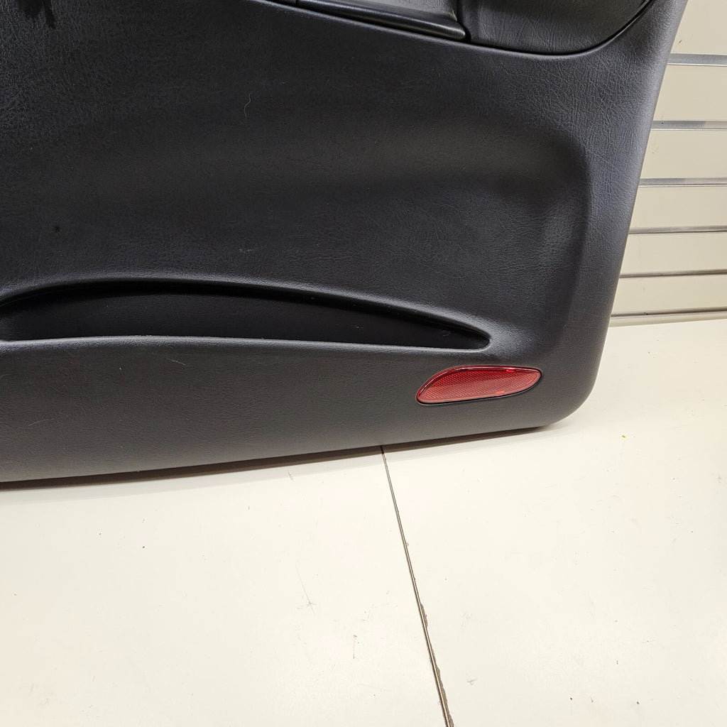 🔥2002-2009 CHEVY TRAILBLAZER Door Panel  Front RIGHT Passenger Armrest BLACK D8