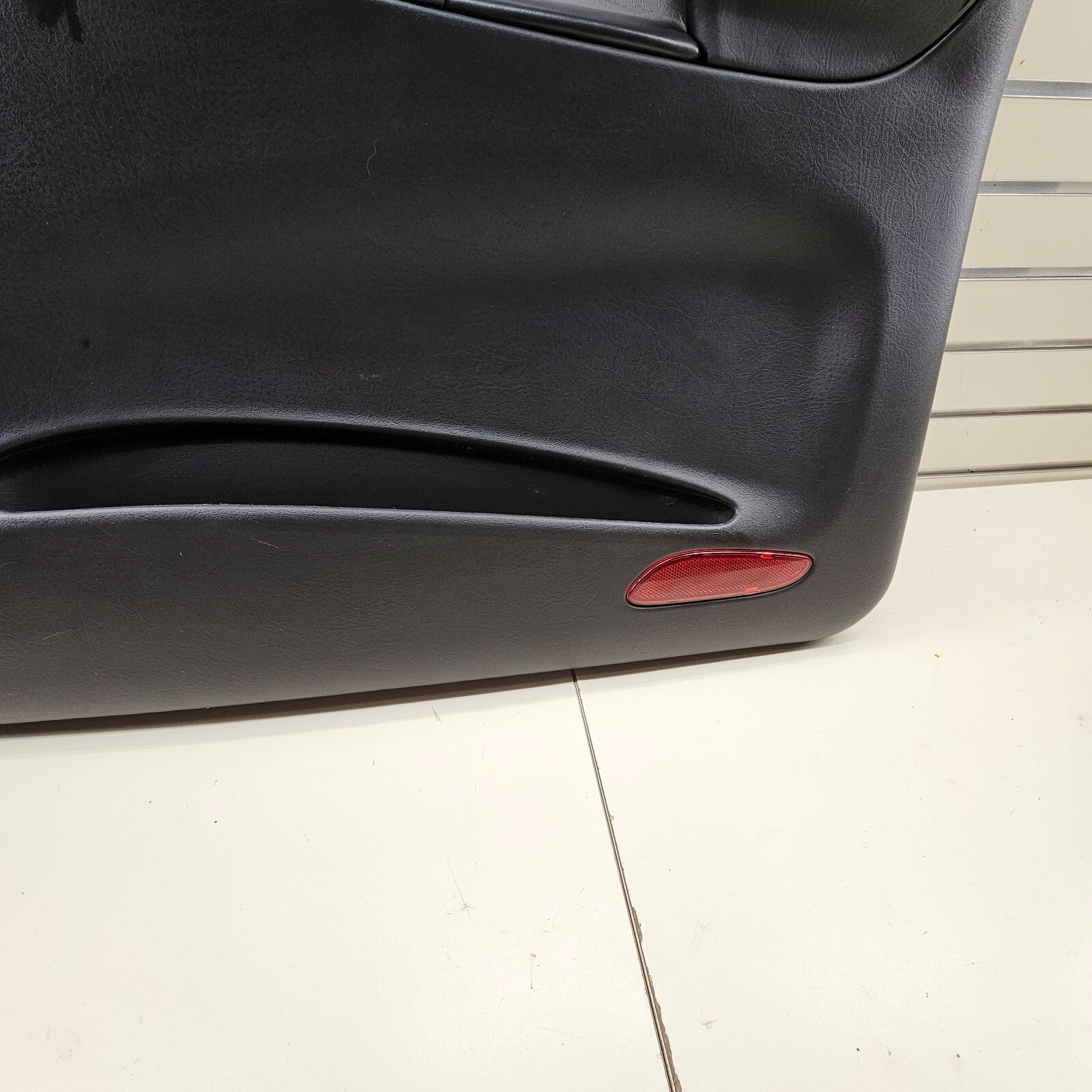 🔥2002-2009 CHEVY TRAILBLAZER Door Panel  Front RIGHT Passenger Armrest BLACK D8