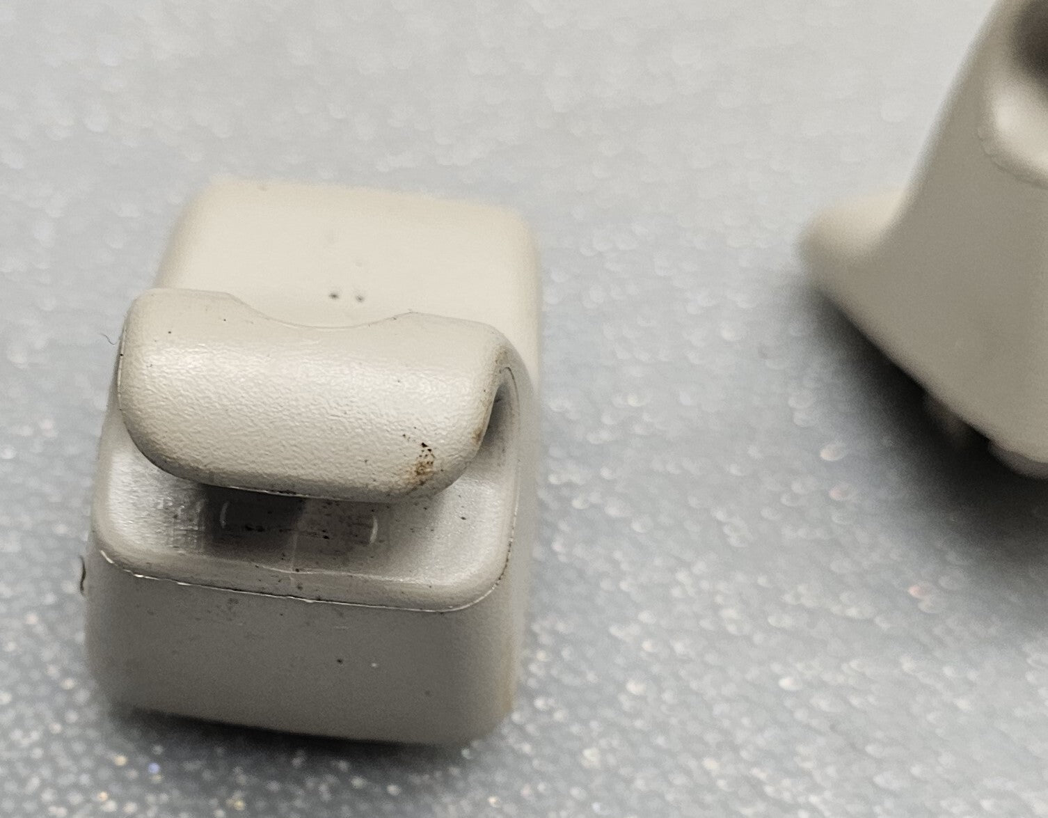 🔥04-12 CHEVY COLORADO GMC CANYON FRONT LEFT RIGHT SUN VISOR CLIPS SET PAIR OEM